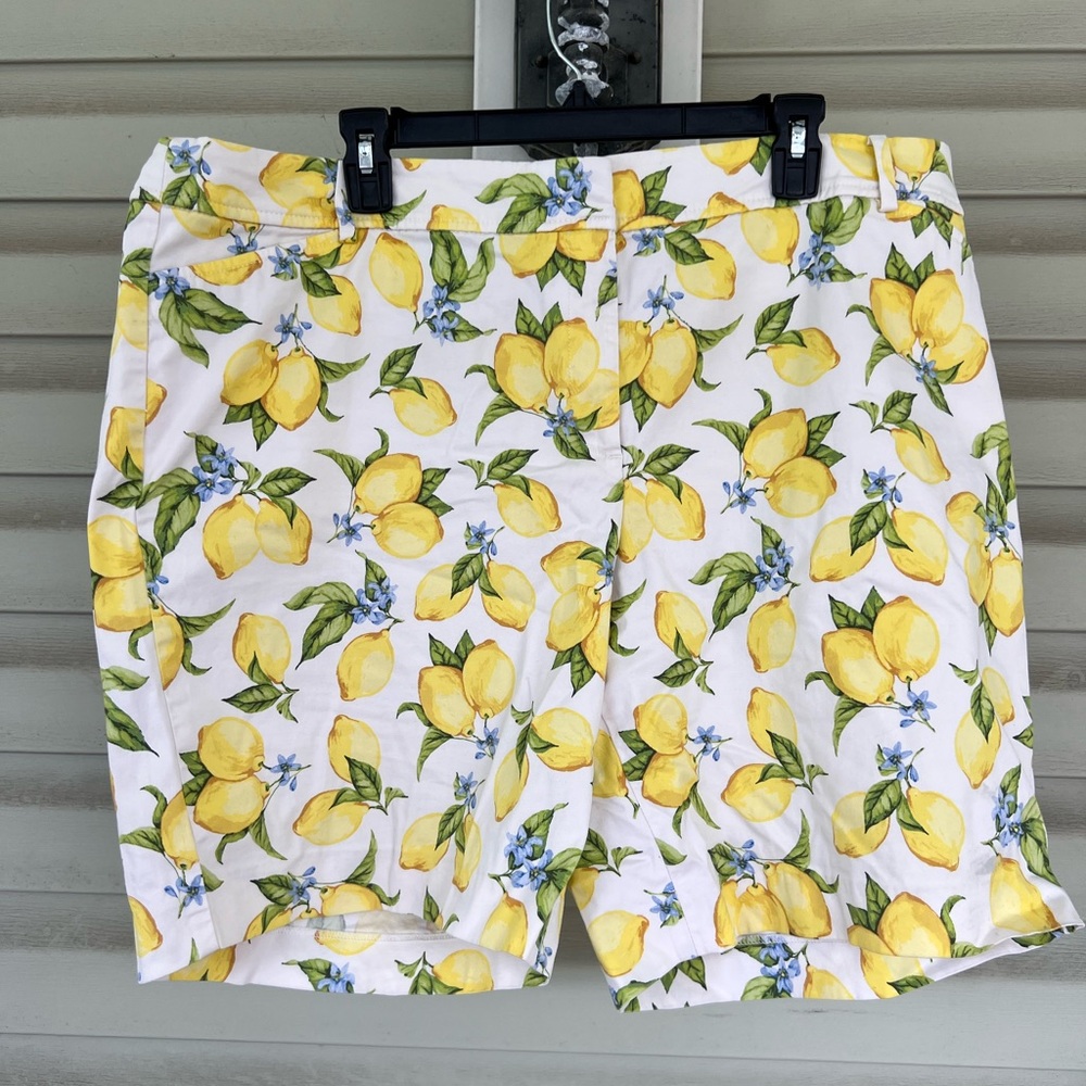 TALBOTS Perfect Shorts Lemon Blossom Sz 20W Bermuda Pockets Cotton Blend Stretch - Picture 2 of 15